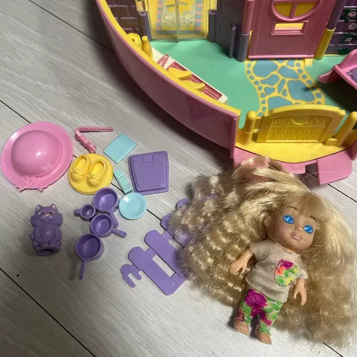 [BUNJANG] Large Polly Pocket Lucy Rocket Doll with Accessories / 대형 폴리포켓 루시로켓 인형 및 집기류 포함