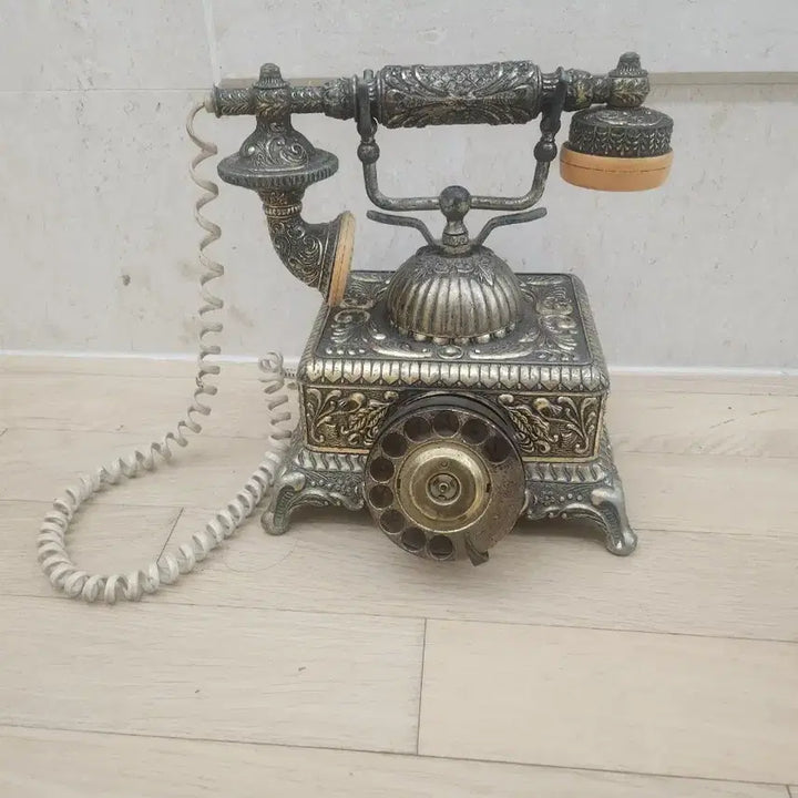 [BUNJANG] Antique Brass Rotary Dial Telephone (GoldStar) / 엔틱 다이얼 전화기(동제품)