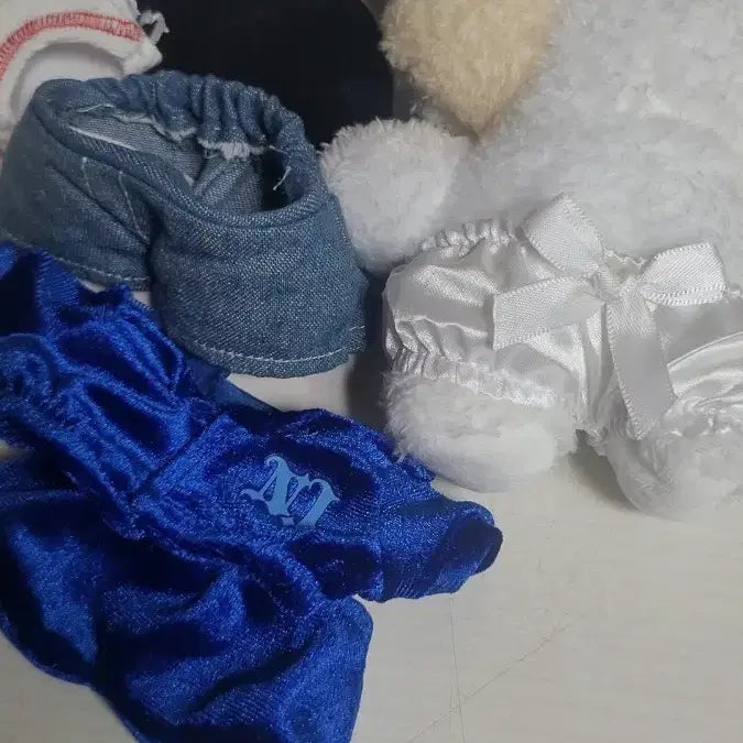 [BUNJANG] NewJeans Doll Outfit Set / 뉴진스 인형, 인형 옷 두벌 팔아요!
