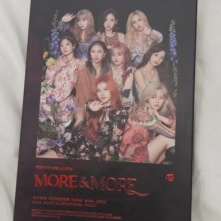 [BUNJANG] Twice MORE &amp; MORE Album Version A / 트와이스 MORE &amp; MORE 앨범 A버전