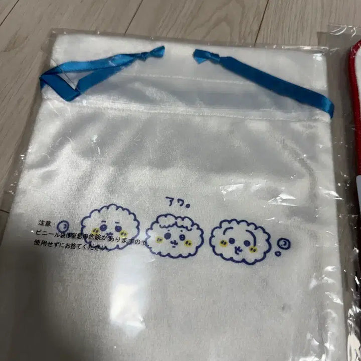 [BUNJANG] Chiikawa Onsen Lottery Goods Bundle Set (Towel, Rubber Charm, Memo Pad, Pouch) / 치이카와 온천 쿠지 러버참, 타월, 메모지, 파우치 일괄판매