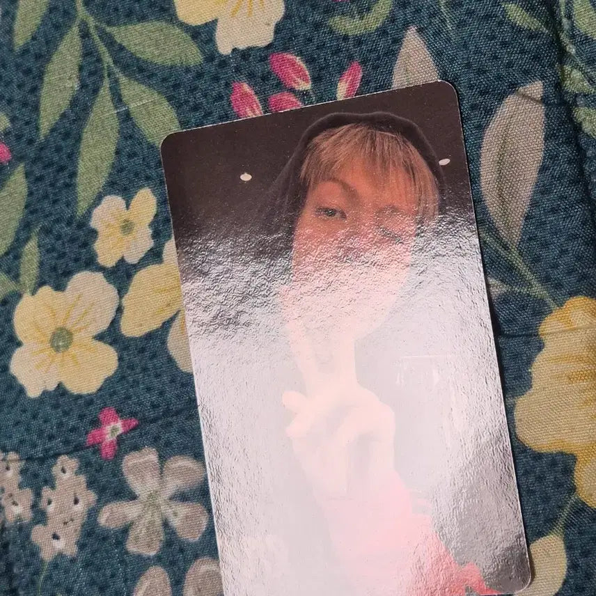 [BUNJANG] Korethis Martin GreenGreen RedRed Studio Album Photocard / 코르티스 마틴 그린그린 레드레드 스튜디오 앨범 포카 앨포 굿즈 포토카드