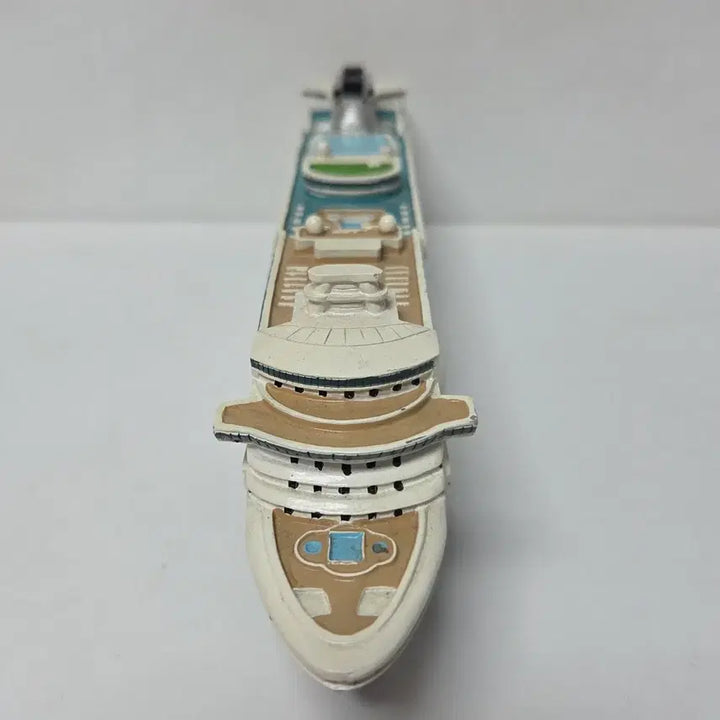 [BUNJANG] VIP Diamond Princess Passenger Ship Model / 2004 VIP 모형배 레진 여객선 배모형 보트