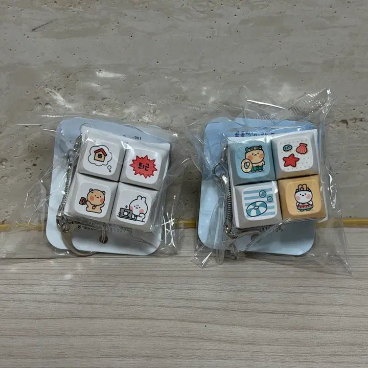 [BUNJANG] Bear and Rabbit LED 4-Keycap Keyring Set / [일괄] 곰돌찡이랑 토끼찡 LED 4구 키캡 키링 세트 (직장/여름)
