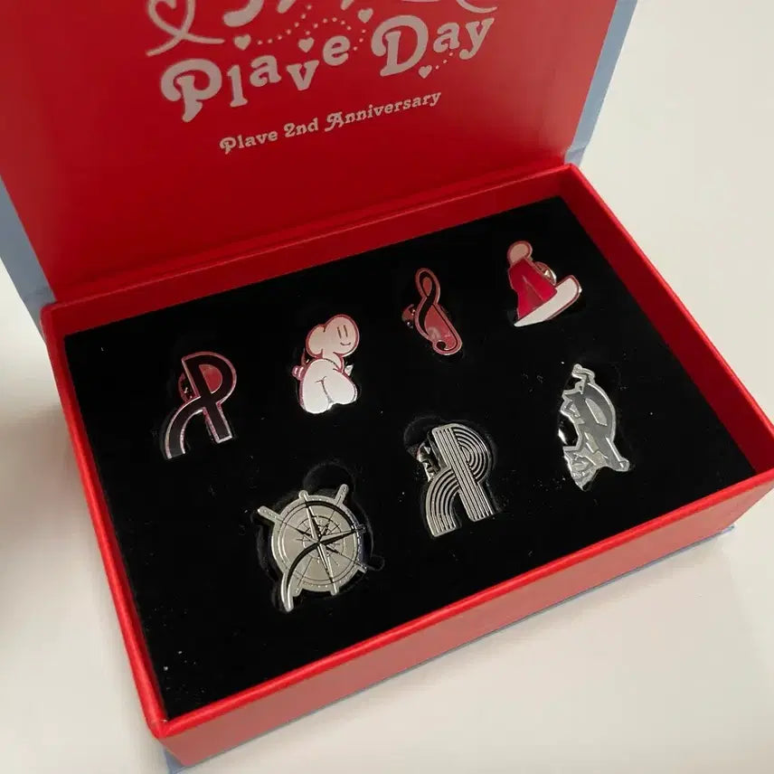 [BUNJANG] PlayLive 2nd Anniversary Badge Set / 해피 플레이브 데이 2주년 기념 뱃지 세트