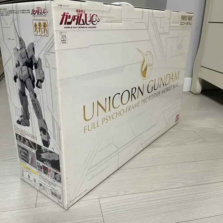 [BUNJANG] Bandai Perfect Grade Unicorn Gundam w/ LED Unit / 반다이 PG 유니콘 건담 + led