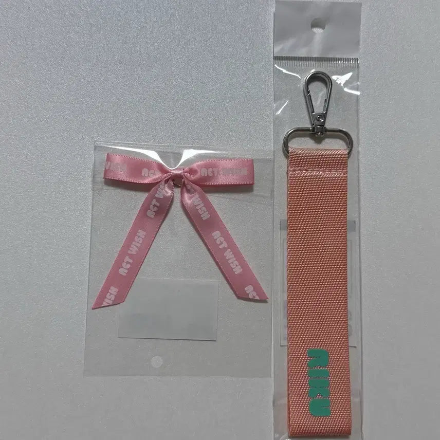 [BUNJANG] NCT Wish Wishful Harajuku Pop-up Ribbon Charm Name Keychain Riku / 미개봉) 엔시티 위시 위시풀 하라주쿠 팝업 리본참 네임키링 리쿠