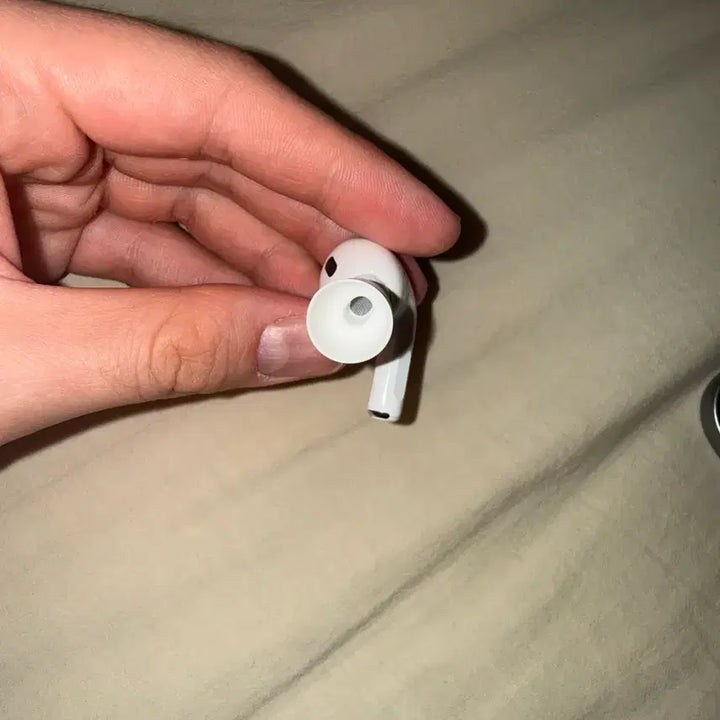 [BUNJANG] Apple AirPods Pro 2 Left Unit &amp; Case / 에어팟 프로 2 왼쪽 유닛,본체