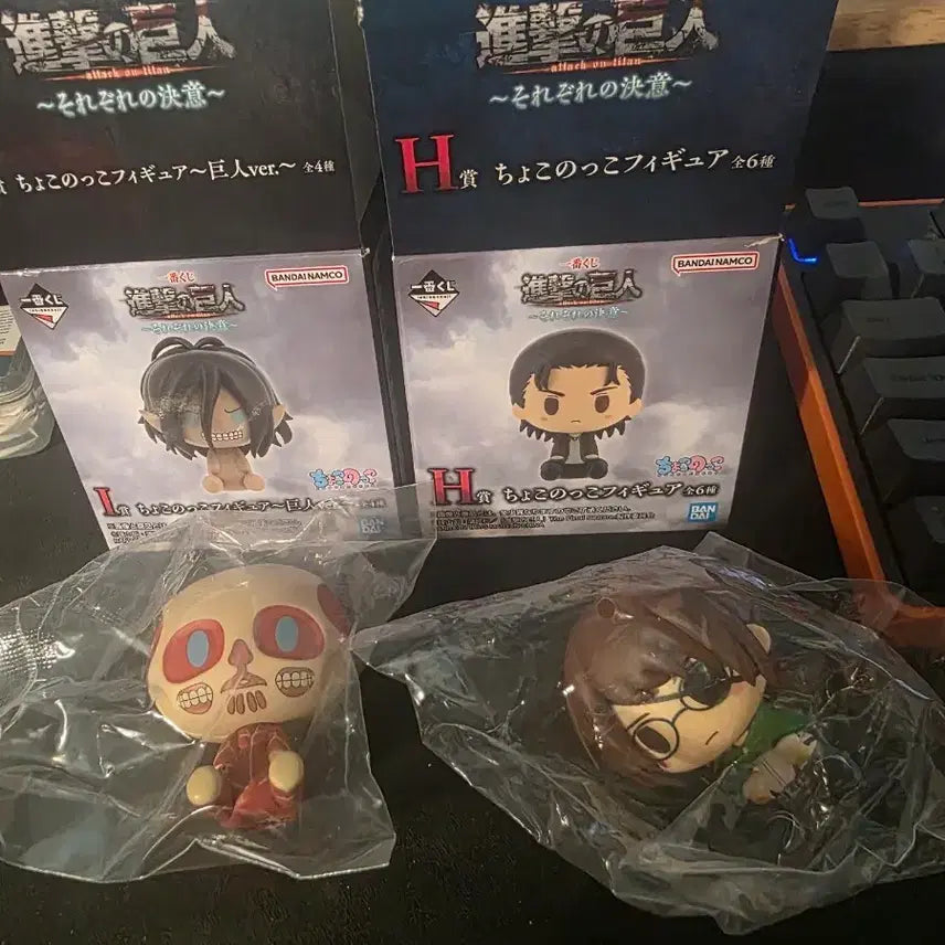 [BUNJANG] Attack on Titan Choconeco Figure Set (Sealed) / 택포 한지 벽거인 초코노코 단순개봉확인 셋트