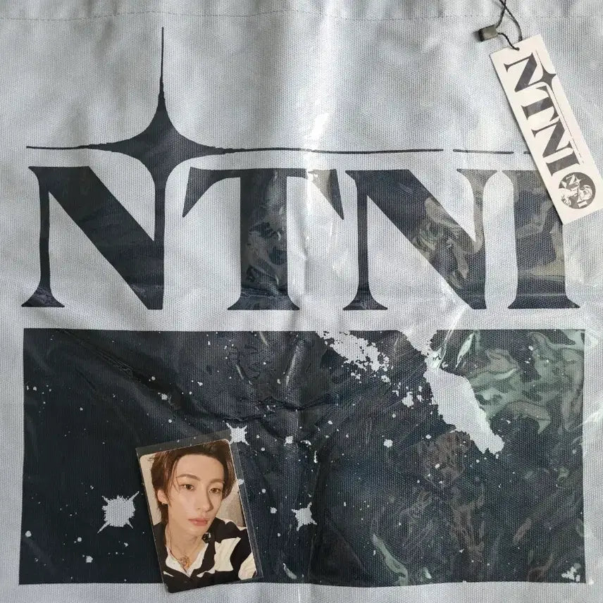 [BUNJANG] RIIZE Archive Popup Anton Ecobag + Anton Photocard (Bundle Set) / 라이즈 아카이브 팝업 앤톤 에코백+ 5만원 포카
