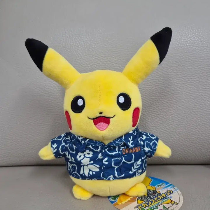 [BUNJANG] Pokemon Center Okinawa Limited Edition Holiday Pikachu Plush / 오키나와 포켓몬센터 한정 바캉스 피카츄 인형