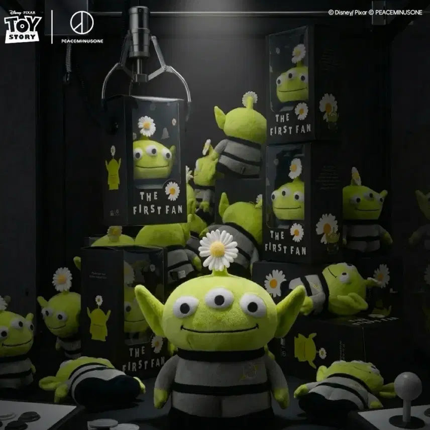[BUNJANG] PEACEMINUSONE x Toy Story The First Toy Alien Doll (Sealed) / 피스마이너스원 x 토이스토리 더 퍼스트 팬 알린 인형 미개봉 새제품