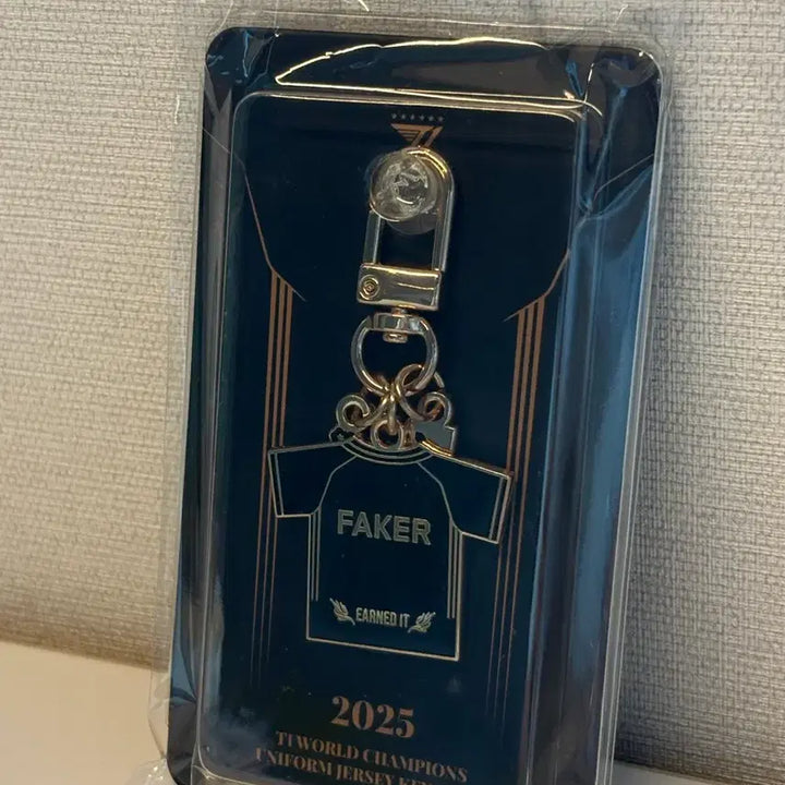 [BUNJANG] T1 Faker 2025 Worlds Championship Jersey Keychain / 2025 t1 월즈 우승 유니폼 키링 [페이커]