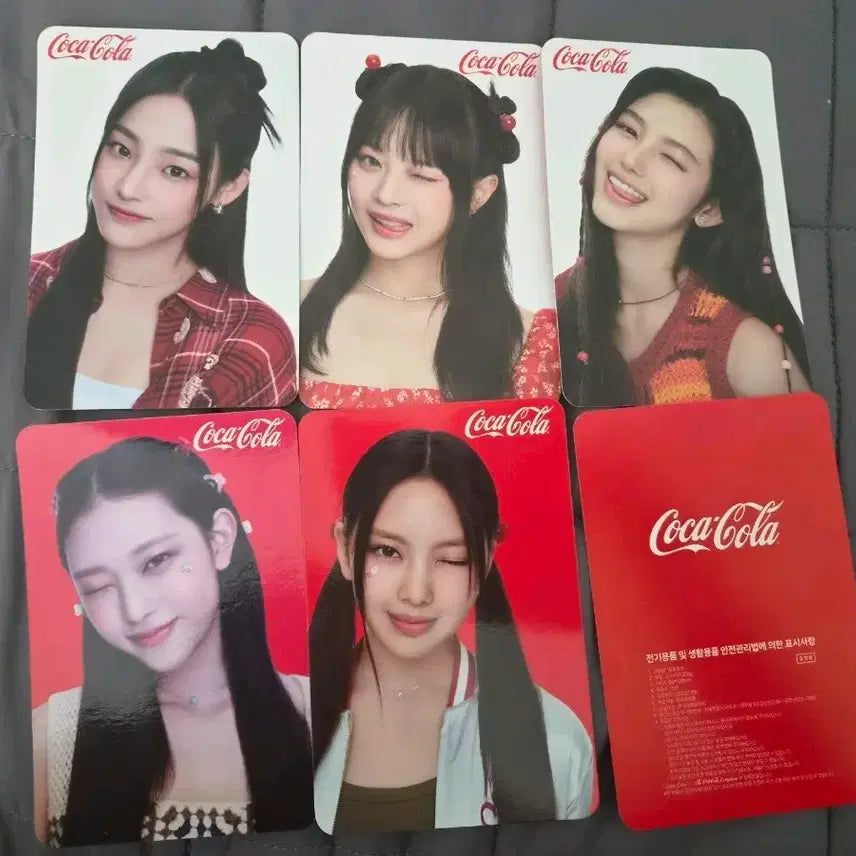 [BUNJANG] NewJeans Coca-Cola Photocard &amp; Postcard Set (5 Types) / 뉴진스 코카콜라 포토카드 엽서 5종 세트 콜라보