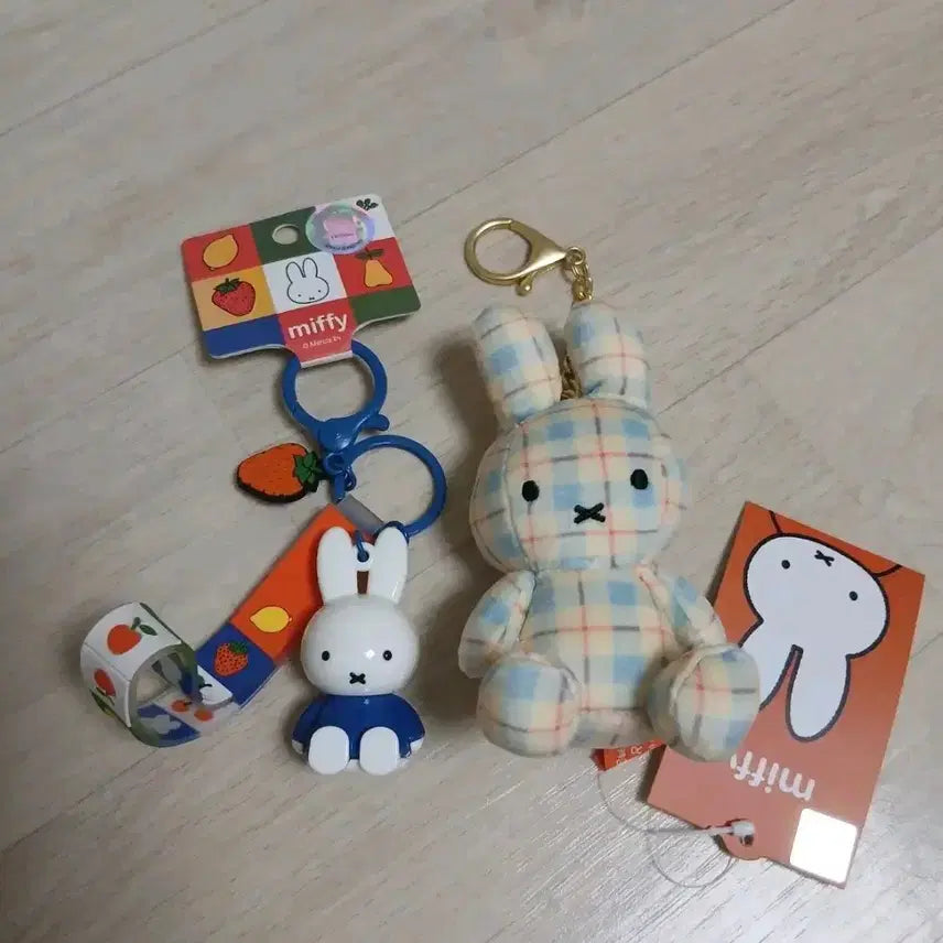 [BUNJANG] Miffy Strap Gacha Figure Set / 미피 스트랩 키링 가챠 피규어 체크 미피 8cm 인형뽑기 인형