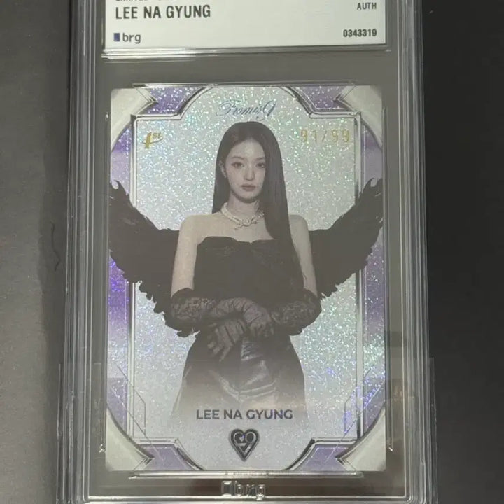 [BUNJANG] fromis_9 Lee Nagyung Tereca Limited Edition Photocard (99 Limited) / 프로미스나인 테레카 리미티드 에디션 이나경 포토카드 99한정