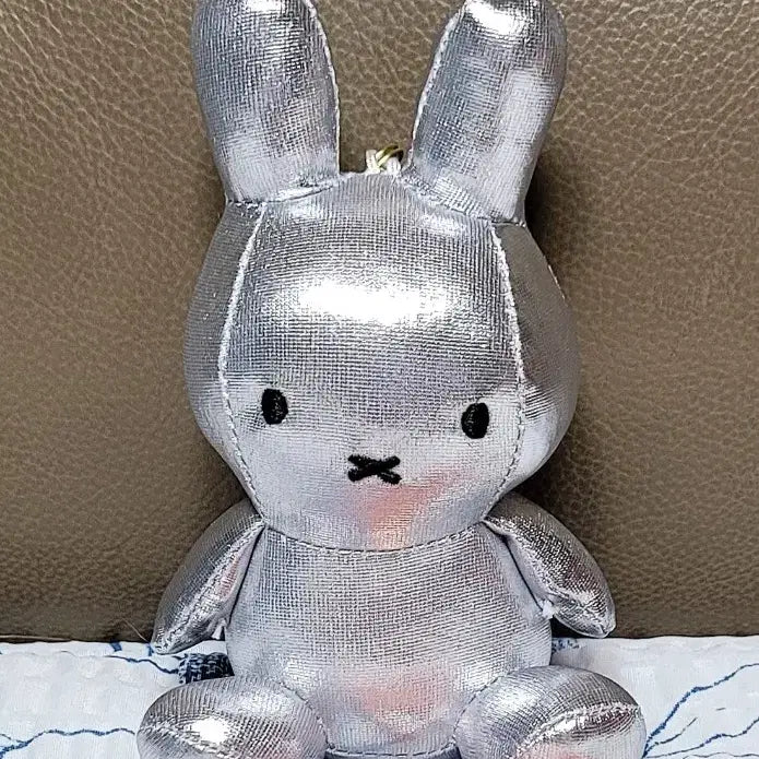 [BUNJANG] Miffy Creamy Tanning Brown Plush (35cm) &amp; Silver Keychain Doll Set / 미피 인형 브라운 오렌지색 인형+실버 키링인형(새상품)