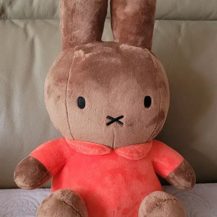 [BUNJANG] Miffy Creamy Tanning Brown Plush (35cm) &amp; Silver Keychain Doll Set / 미피 인형 브라운 오렌지색 인형+실버 키링인형(새상품)