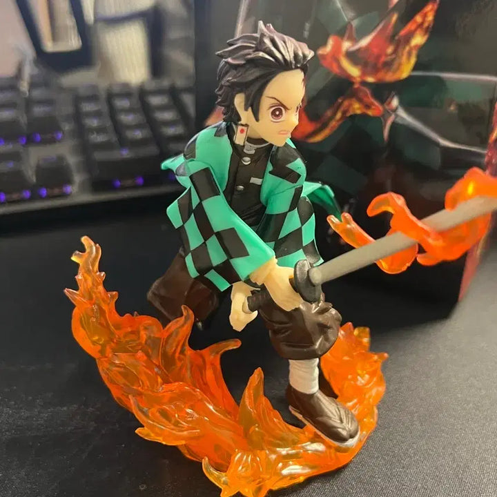 [BUNJANG] Demon Slayer Tanjiro Figure with Flame Effect / 귀멸의 칼날 탄지로 피규어