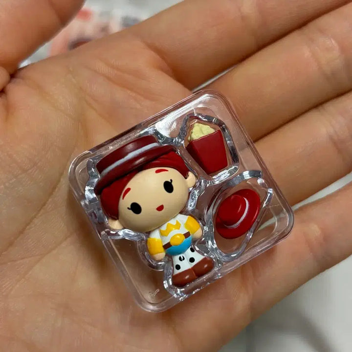 [SOLD OUT] [BUNJANG] Toy Story Jessie Figure with Popcorn Hat / 토이 스토리 제시 피규어 팝콘 모자 포함