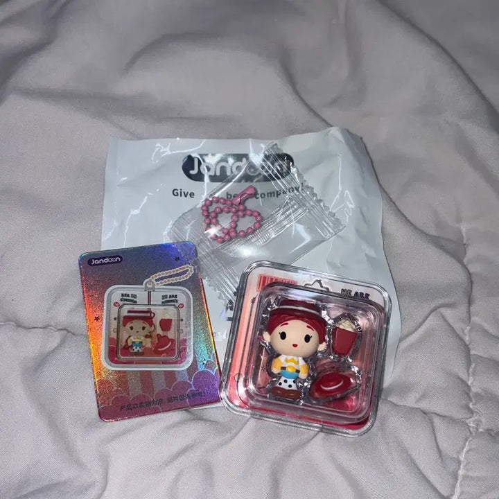 [SOLD OUT] [BUNJANG] Toy Story Jessie Figure with Popcorn Hat / 토이 스토리 제시 피규어 팝콘 모자 포함