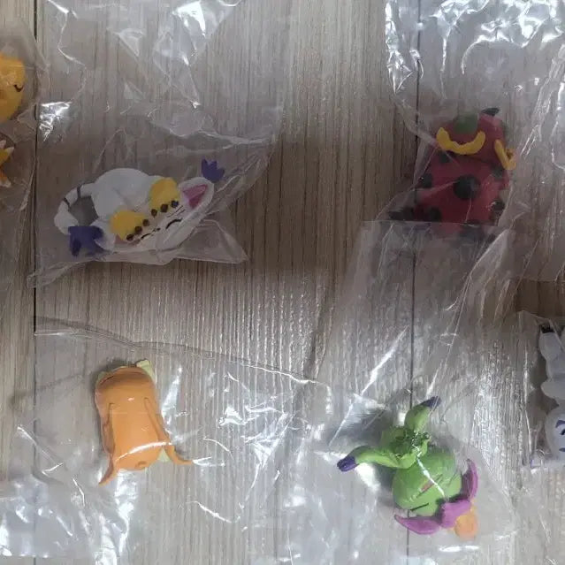 [BUNJANG] Digimon Sleeping Friends Oyasumi-tai Gacha Figures Set (8 Types) / 디지몬 잠자는대열 오야스미미타이 가챠 피규어 8종