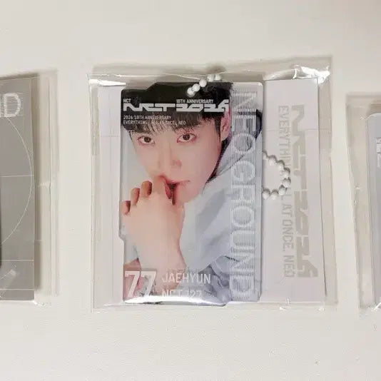 [BUNJANG] NCT 10th Anniversary Neo City: Japan Neo Ground Metal Badge, Lenticular Keychain, Miniature Keychain Bundle Set / 엔시티 10주년 팝업 네오그라운드 재현 메탈뱃지,렌티큘러,미니어처 키링