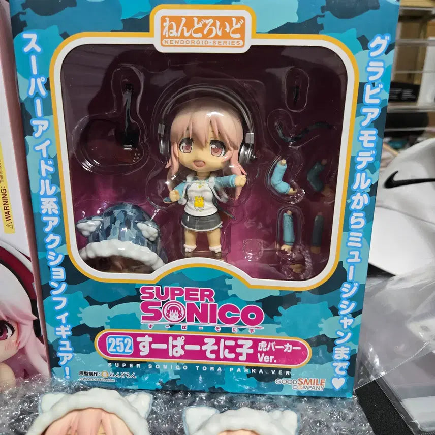 [BUNJANG] Nendoroid Super Sonico Working Set Bundle Set / 개봉품) 넨도로이드 슈퍼소니코 + 피규어 + 액자 일괄