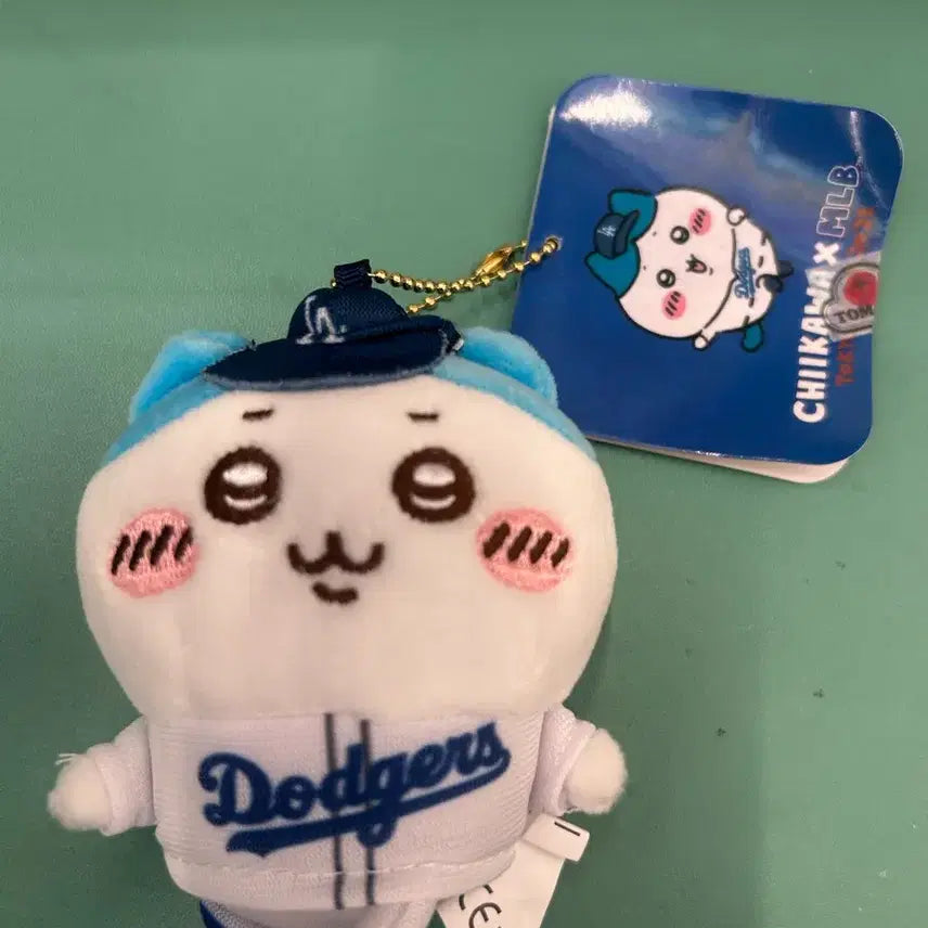 [BUNJANG] MLB x Chiikawa Hachiware Dodgers Uniform Plush Doll / MLB 치이카와 먼작귀 야구하치와레