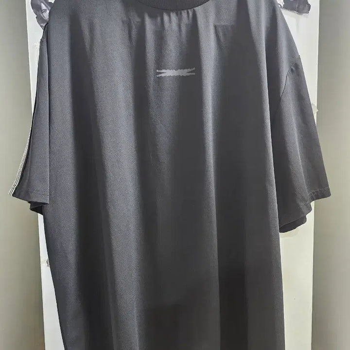 [BUNJANG] LE SSERAFIM Oversized T-Shirt / 르세라핌 오버사이즈 반팔 티셔츠