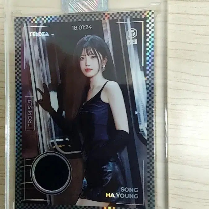 [BUNJANG] fromis_9 Song Hayoung Hoodie Relic / 프로미스나인 송하영 후디 렐릭