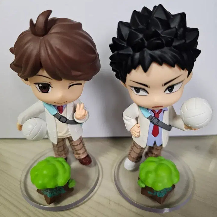 [BUNJANG] Haikyuu!! Popmart Tooru Oikawa &amp; Hajime Iwaizumi Figure Set / 하이큐 팝마트 피규어 오이카와 이와이즈미
