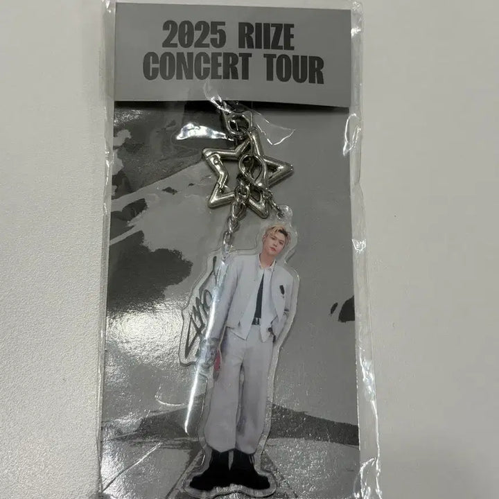 [BUNJANG] RIIZE 2025 Concert Tour Eunseok Acrylic Keyring / 라이즈 2025 콘서트 투어 라이징라우드 아크릴 키링 은석