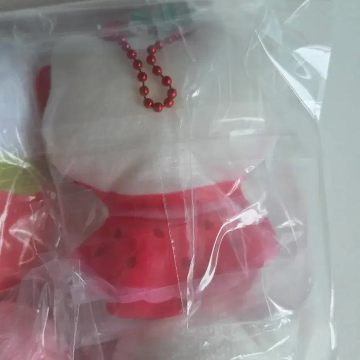 [BUNJANG] Sanrio Hello Kitty Parfait Mascot Plush (Strawberry Scent) - Sealed / (미개봉) 키티 가챠 향이 나는 파르페 마스코트 누이구루미