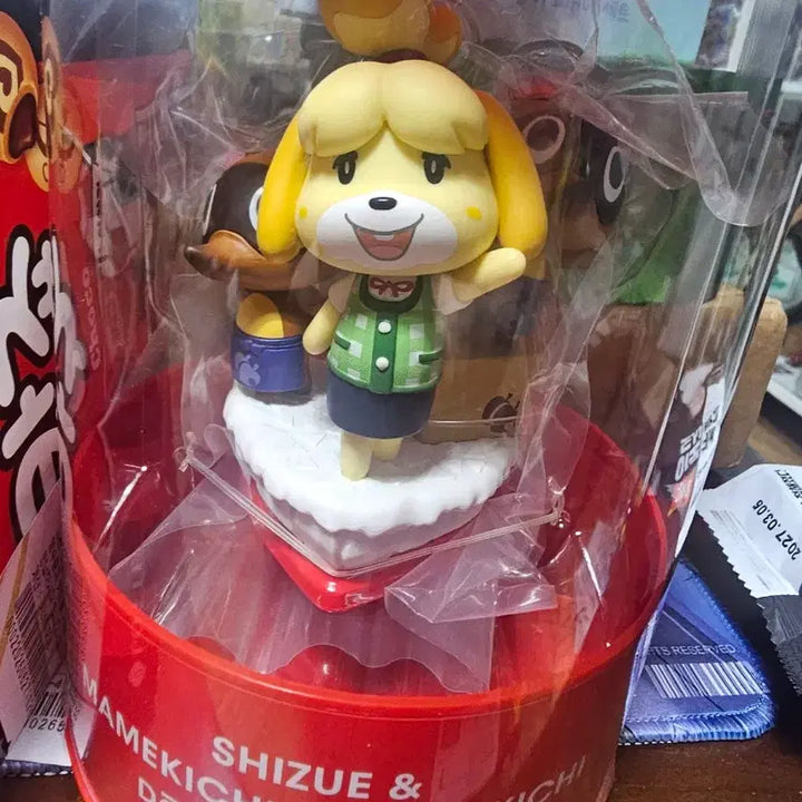 [BUNJANG] Animal Crossing: New Horizons Isabelle &amp; Tom Nook Figures / 모여봐요 동물의숲 여울이 너구리~~피규어 팝니다