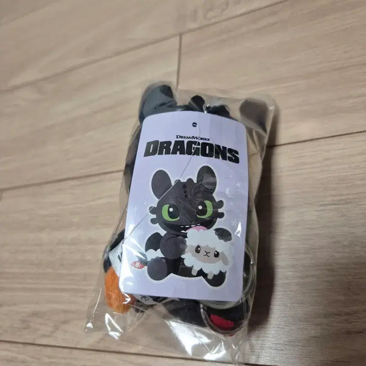 [BUNJANG] How to Train Your Dragon Toothless Olive Young Collaboration Keychain Plush / 드래곤 길들이기 올리브영 콜라보 투슬리스 키링 인형