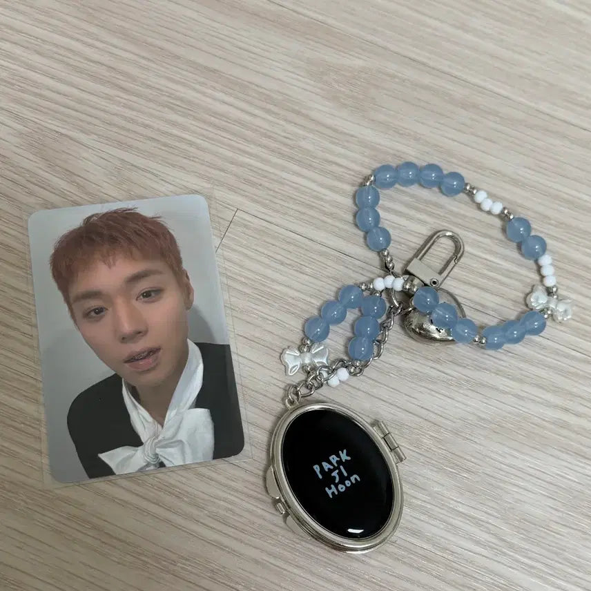 [BUNJANG] Park Jihoon MD Photo Mirror Keyring (Photocard Included) / 박지훈 엠디 포토미러키링(포카포함)