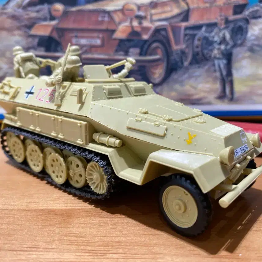 [BUNJANG] Semina Science Hanomag Motorized Tracked Vehicle Model Kit (Completed) / 세미나과학 하노마그 장갑차 모터라이즈 고전프라 프라모델 완성품