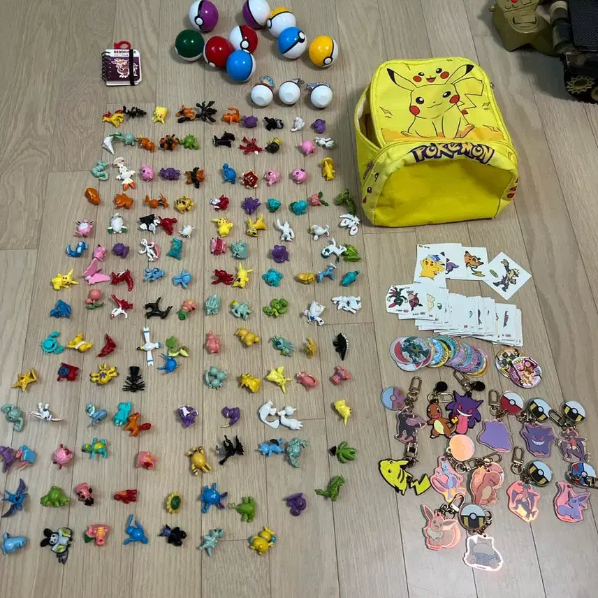 [BUNJANG] Pokemon Miniature Sticker Keychain Full Set / 포켓몬스터 미니어처 스티커 키링 풀세트