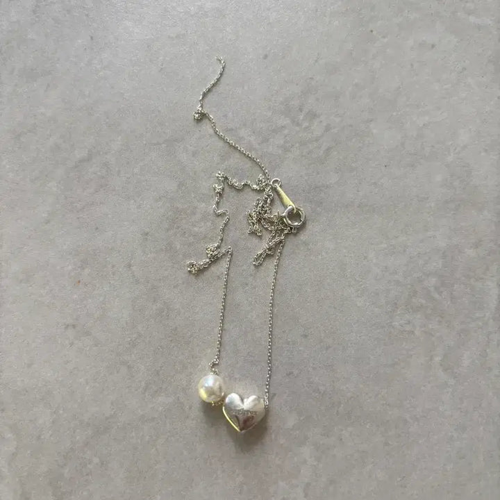 [BUNJANG] Ambross Pearl Heart Silver Necklace (Worn by Kazuha &amp; Eunbi) / [르세라핌 카즈하 권은비 착용] 앵브록스 펄 하트 실버 목걸이