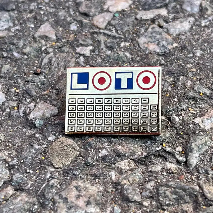 [BUNJANG] LOTO France Lottery Vintage Pin Badge / LOTO 로토 프랑스복권 로또 프랑스뱃지 빈티지뱃지 핀브로치 A228