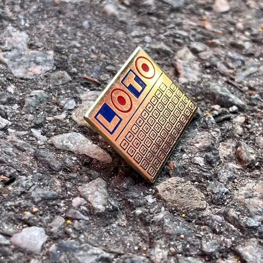 [BUNJANG] LOTO France Lottery Vintage Pin Badge / LOTO 로토 프랑스복권 로또 프랑스뱃지 빈티지뱃지 핀브로치 A228