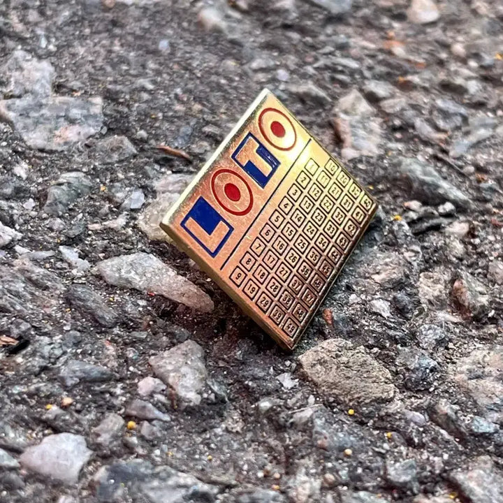 [BUNJANG] LOTO France Lottery Vintage Pin Badge / LOTO 로토 프랑스복권 로또 프랑스뱃지 빈티지뱃지 핀브로치 A228