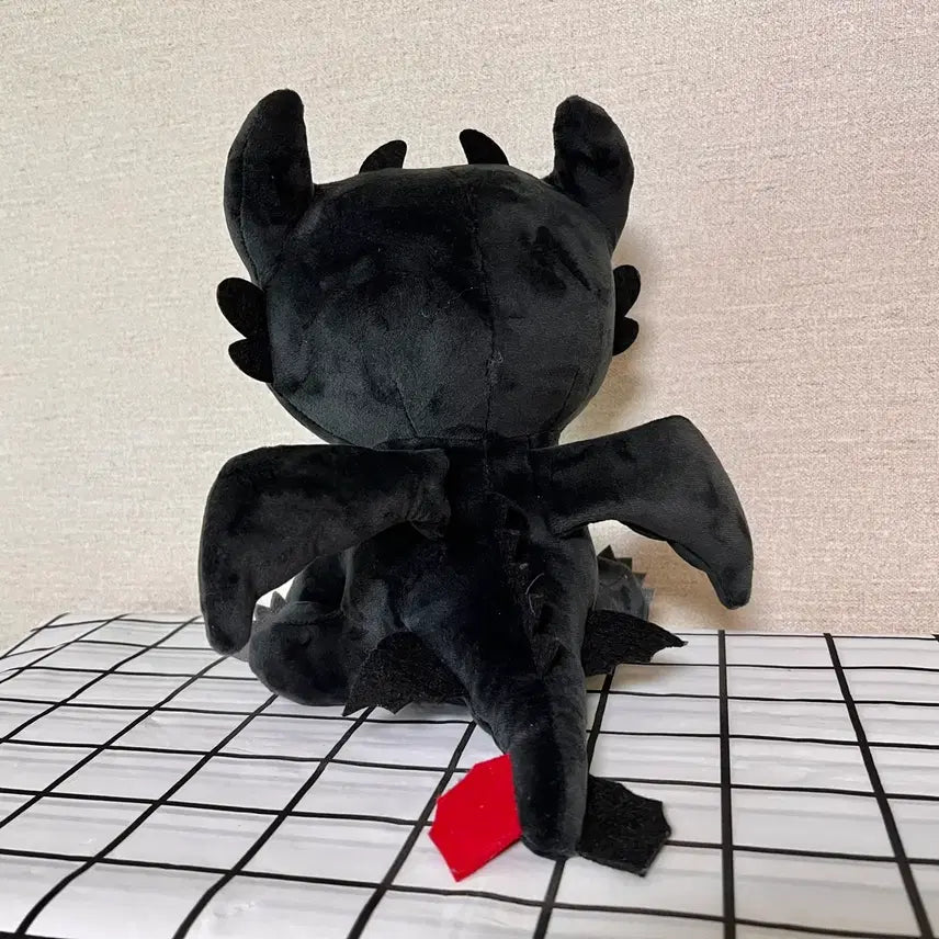 [BUNJANG] How to Train Your Dragon Toothless Medium Plush Toy / 새상품) 드래곤길들이기 투슬리스 중형 인형