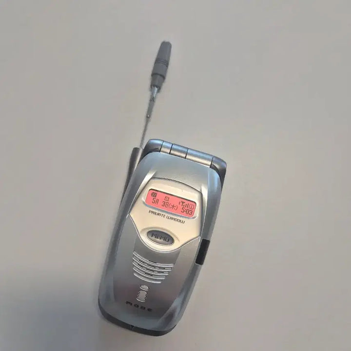 [BUNJANG] Docomo Y2K Silver Japanese Mock-up Phone / 실버 일본 고전 y2k 도코모 일본 핸드폰 모형폰 목업폰