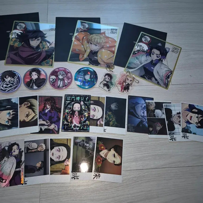 [BUNJANG] Demon Slayer Merchandise Bundle Set / 귀멸의칼날 굿즈 일괄 처분