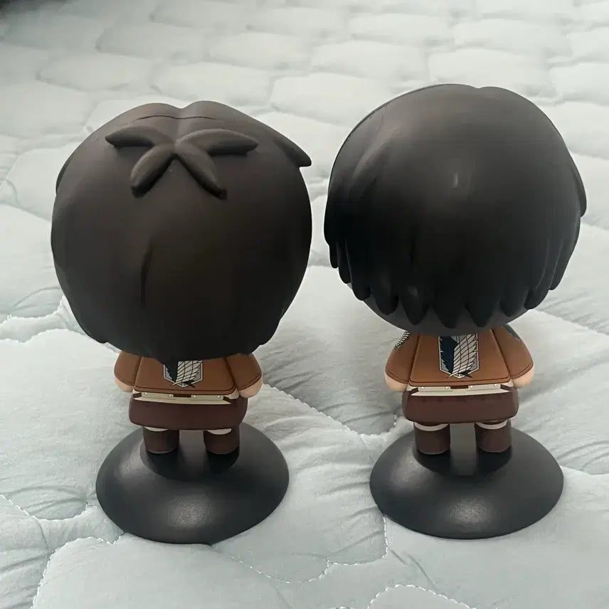 [BUNJANG] Attack on Titan Levi &amp; Eren Yurayura Bobblehead Figure / 진격거 리바이&amp;에렌 유라유라 버블헤드 피규어 판매