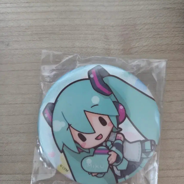 [BUNJANG] Hatsune Miku Character Illustration Badge / 미쿠 뱃지 굿즈