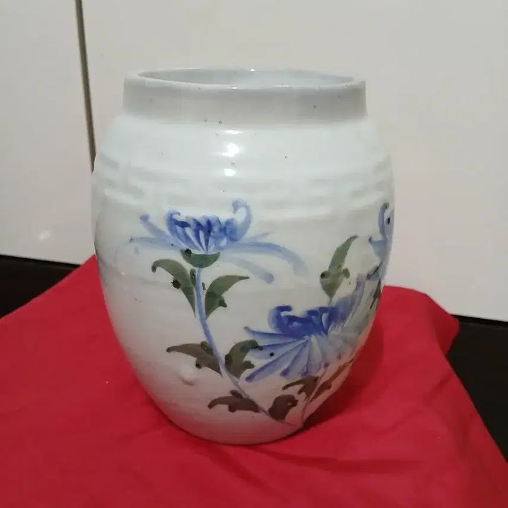 [BUNJANG] Blue and White Porcelain Jar with Chrysanthemum Decoration / 해주 도자기