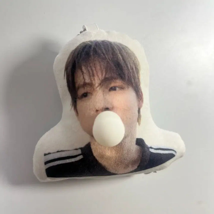 [BUNJANG] Kortis Eom Sung Hyun Bubble Gum Ball Keychain Cushion / 코르티스 엄성현 풍선껌 키링 쿠션 키링 미개봉